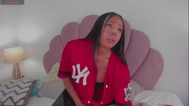Image 6 of nicoleparadise_ Stream on Chaturbate on 1 month ago