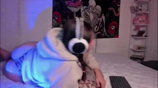 Image 11 of nicolepeachx Stream on Chaturbate on 2 months ago