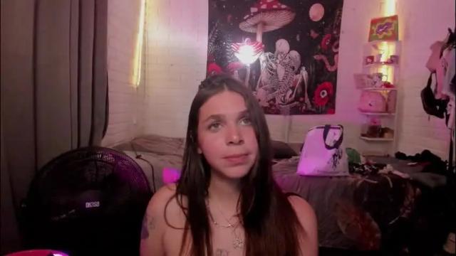 Image 3 of nicolepeachx Stream on Chaturbate on 1 month ago