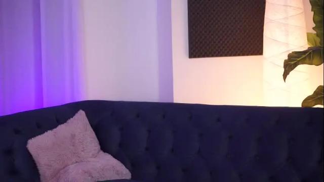 Image 6 of nicolesarahx Stream on Chaturbate on 1 month ago