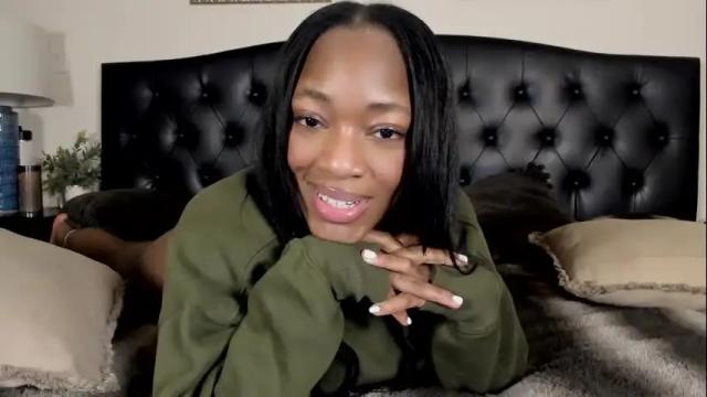 Image 4 of nicolesolace Stream on Chaturbate on 18 days ago