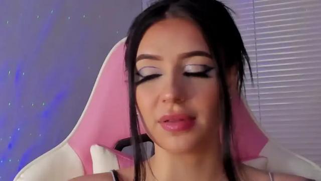 Image 10 of nicolette_delixii Stream on Chaturbate on 16 months ago