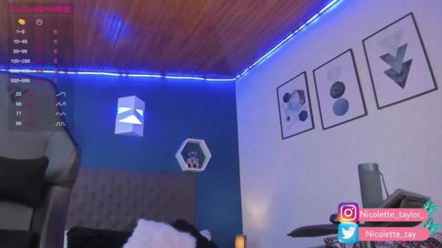 Image 2 of nicolette_tay_ Stream on Chaturbate on 28 months ago