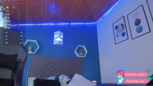Thumbnail 1, nicolette_tay_'s Stream at Chaturbate, 19 months ago