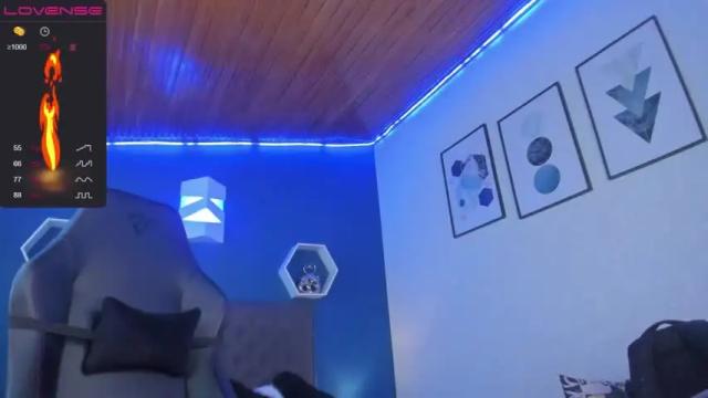 Thumbnail 1, nicolette_tay_'s Stream at Chaturbate, 19 months ago