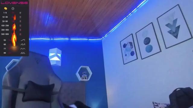 Image 4 of nicolette_tay_ Stream on Chaturbate on 27 months ago