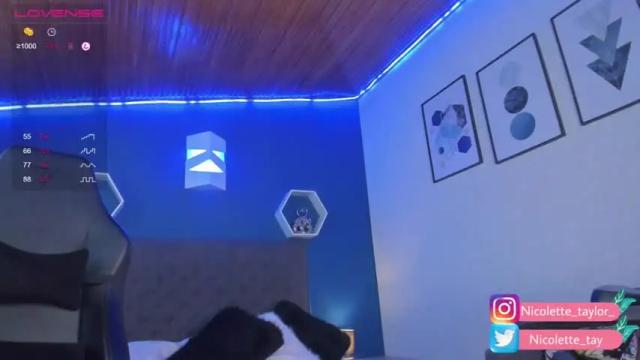 Image 7 of nicolette_tay_ Stream on Chaturbate on 27 months ago