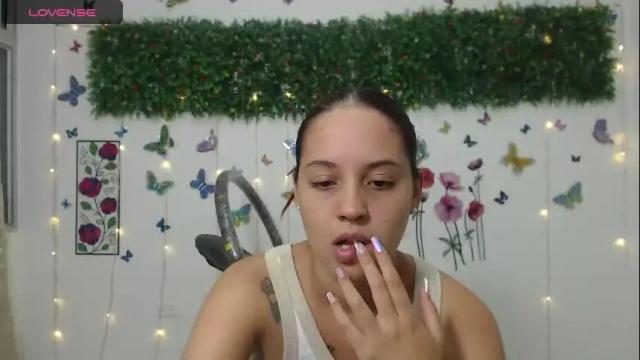 Image 11 of nicoleychris Stream on Chaturbate on 19 months ago