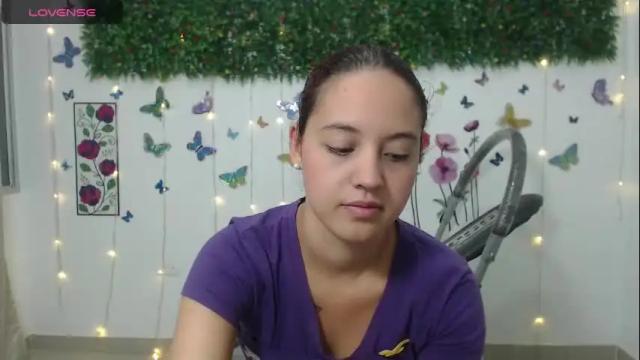 Image 4 of nicoleychris Stream on Chaturbate on 18 months ago