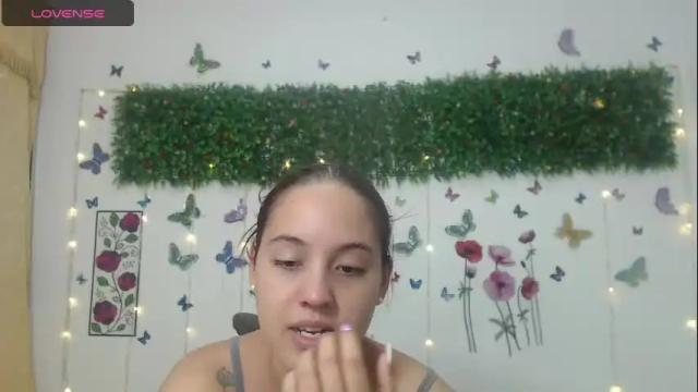 Image 7 of nicoleychris Stream on Chaturbate on 18 months ago