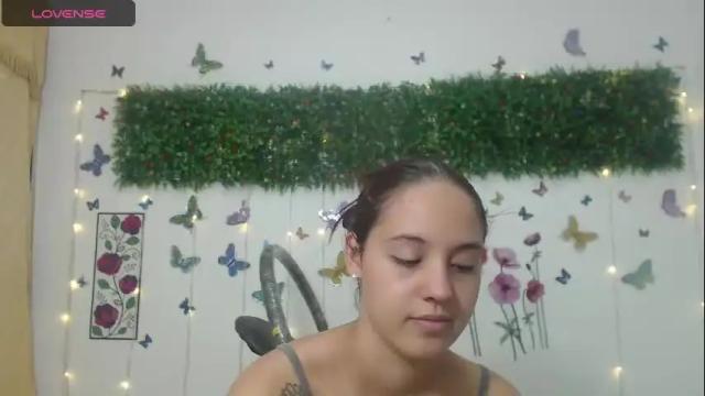 Image 8 of nicoleychris Stream on Chaturbate on 18 months ago