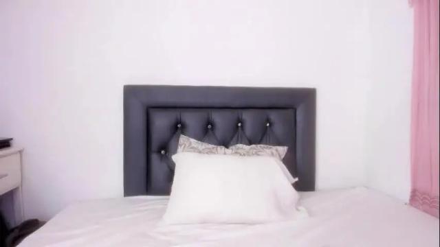 Image 2 of nicoll69_secrets Stream on Chaturbate on 9 months ago