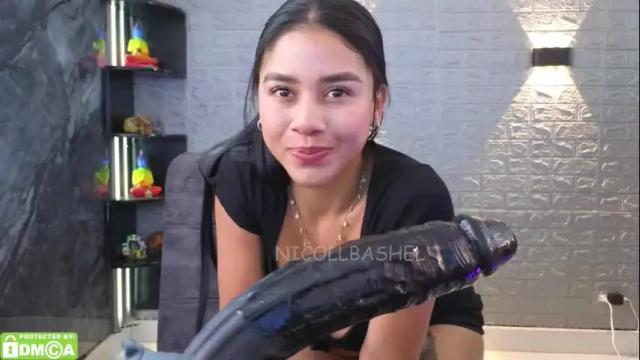 Image 2 of nicollbashel Stream on Chaturbate on 1 month ago