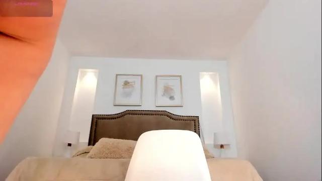 Image 12 of nicolle_foxy Stream on Chaturbate on 1 month ago