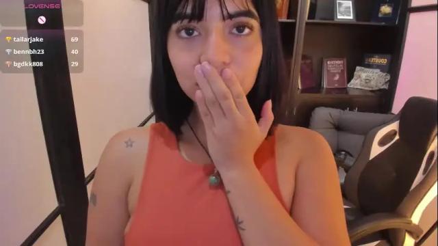 Image 2 of nicolross_ Stream on Chaturbate on 1 month ago