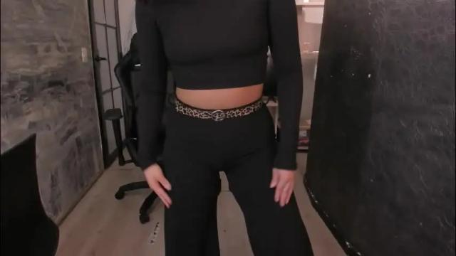 Image 3 of nicolross_ Stream on Chaturbate on 9 days ago