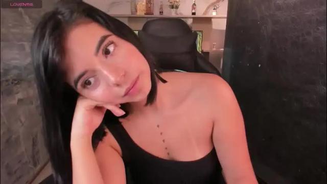 Image 3 of nicolross_ Stream on Chaturbate on 8 days ago