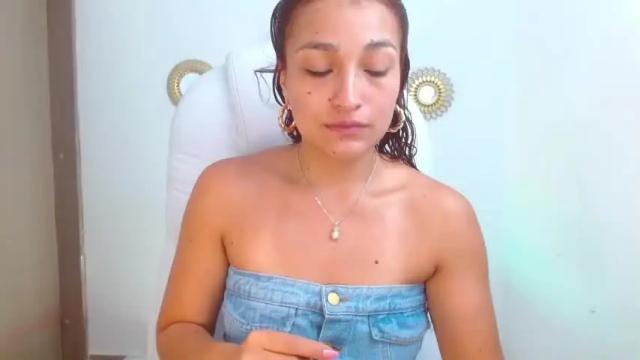 Image 2 of niicolee_69 Stream on Chaturbate on 16 months ago
