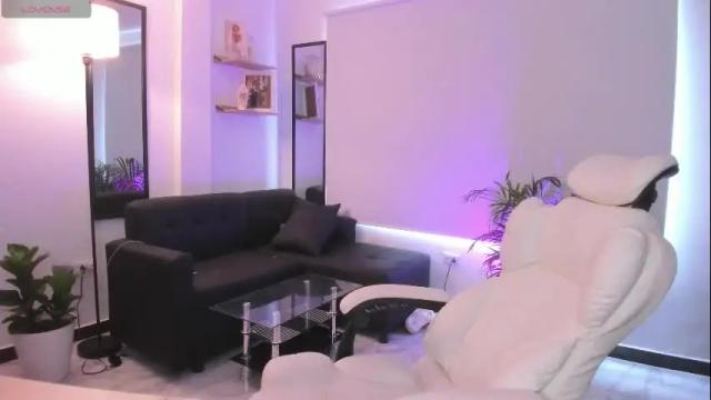 Image 3 of niicoleta Stream on Chaturbate on 2 months ago