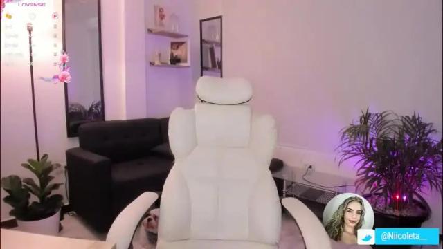 Image 6 of niicoleta Stream on Chaturbate on 1 month ago
