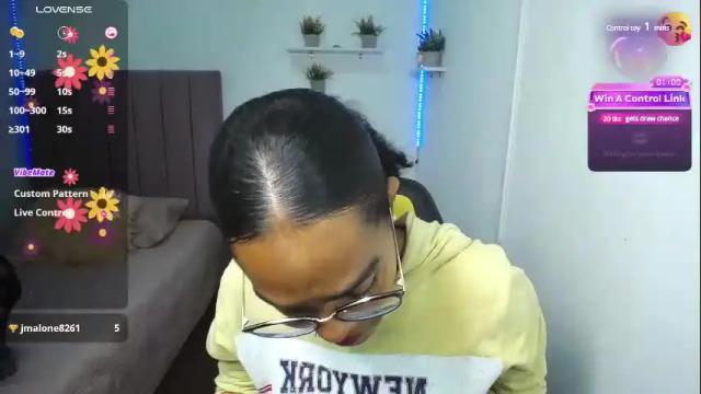Image 7 of niina_lovee_ Stream on Chaturbate on 2 months ago