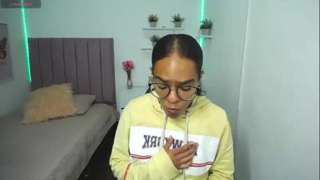 Image 3 of niina_lovee_ Stream on Chaturbate on 2 months ago