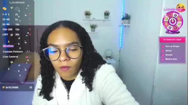 Image 12 of niina_lovee_ Stream on Chaturbate on 26 days ago