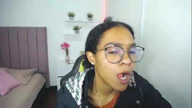 Image 4 of niina_lovee_ Stream on Chaturbate on 2 months ago