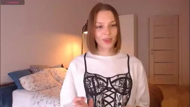 Image 2 of nika_la_sun Stream on Chaturbate on 2 months ago