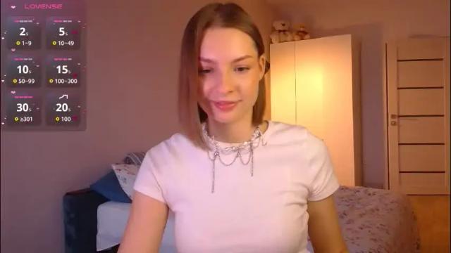 Image 2 of nika_la_sun Stream on Chaturbate on 2 months ago
