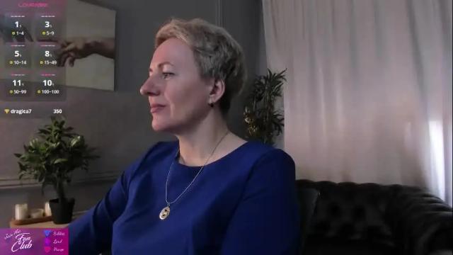 Image 3 of nika_smit Stream on Chaturbate on 26 days ago