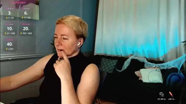 Image 3 of nika_smit Stream on Chaturbate on 2 months ago