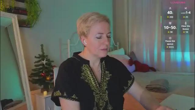 Image 12 of nika_smit Stream on Chaturbate on 9 days ago