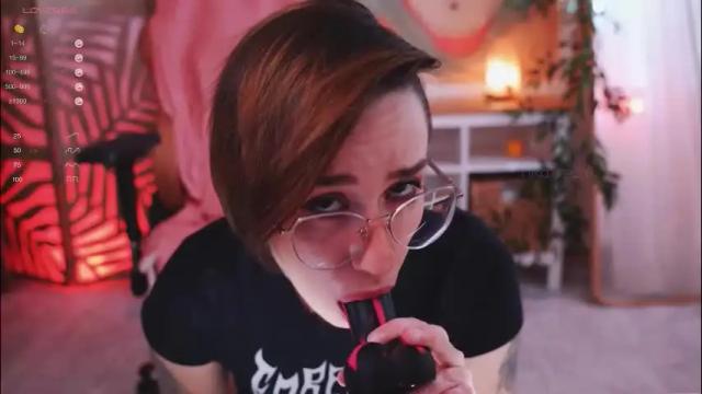 Image 11 of nikaxreznik Stream on Chaturbate on 24 days ago