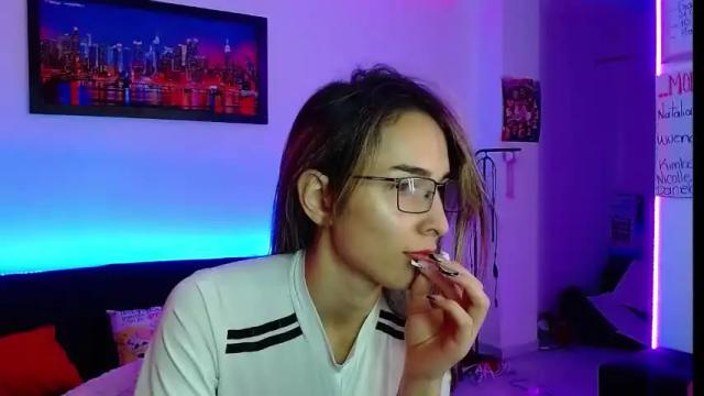 Image 3 of niki_1998 Stream on Chaturbate on 1 month ago