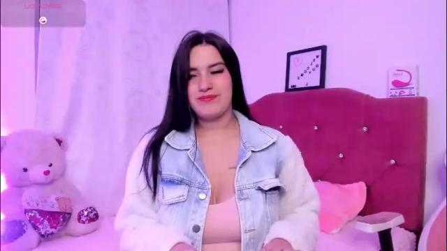 Image 4 of nikii_28 Stream on Chaturbate on 4 months ago