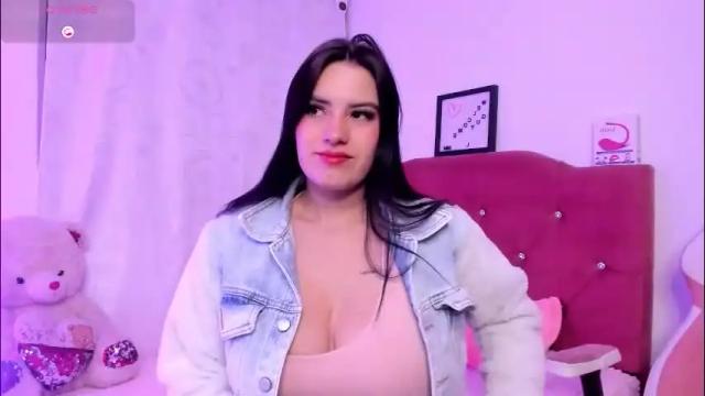 Image 6 of nikii_28 Stream on Chaturbate on 4 months ago