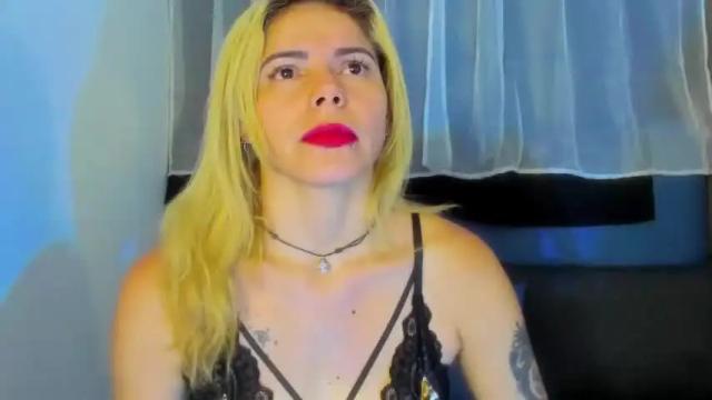 Image 2 of nikisantana Stream on Chaturbate on 14 months ago