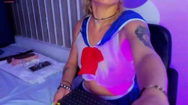 Image 6 of nikisantana Stream on Chaturbate on 14 months ago