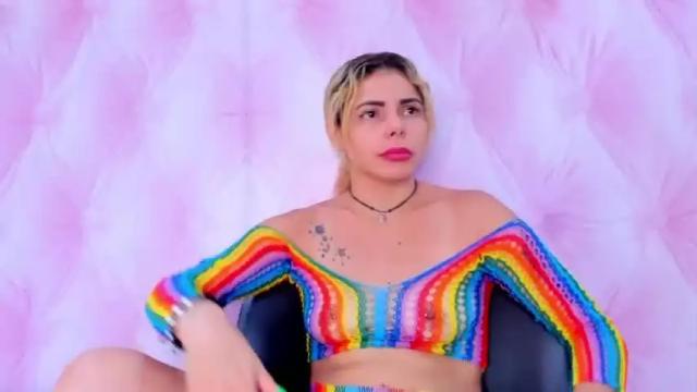 Image 3 of nikisantana Stream on Chaturbate on 14 months ago