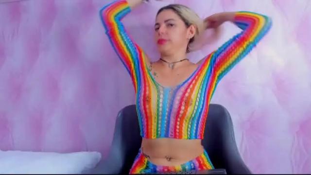 Image 4 of nikisantana Stream on Chaturbate on 13 months ago