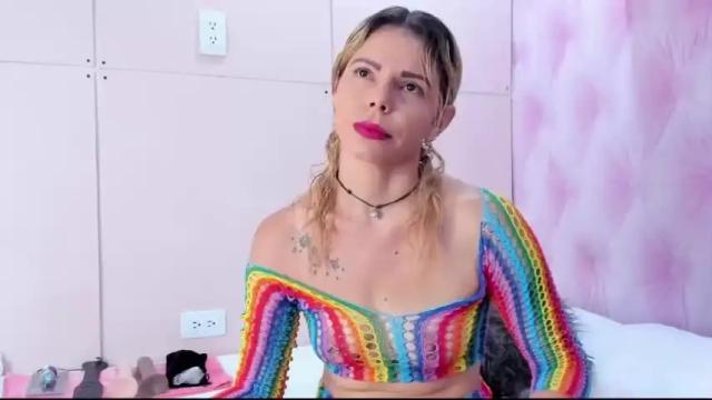 Image 2 of nikisantana Stream on Chaturbate on 13 months ago