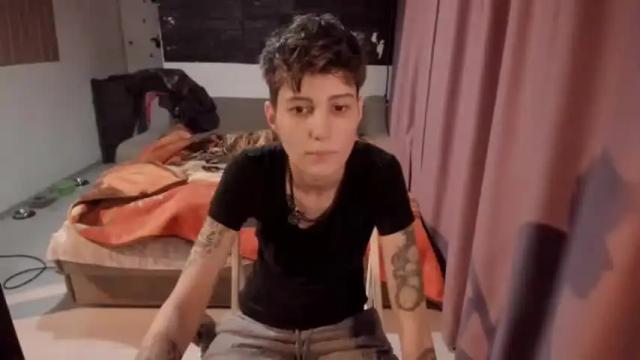 Image 3 of nikistarq Stream on Chaturbate on 14 months ago