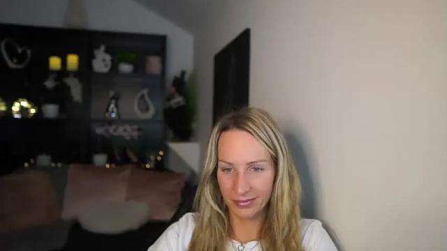 Image 3 of nikki__sexx__ Stream on Chaturbate on 19 months ago
