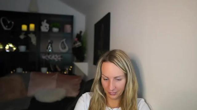 Image 4 of nikki__sexx__ Stream on Chaturbate on 19 months ago