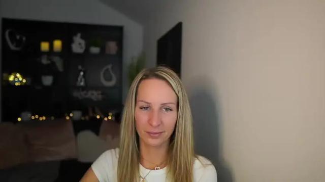 Image 2 of nikki__sexx__ Stream on Chaturbate on 15 months ago