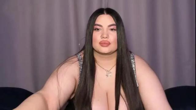 Image 11 of nikki_kardashian Stream on Chaturbate on 16 months ago