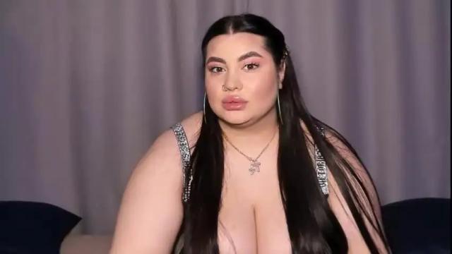 Image 6 of nikki_kardashian Stream on Chaturbate on 16 months ago