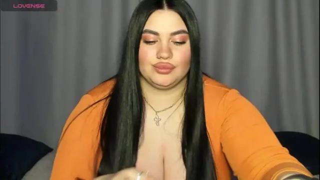 Image 10 of nikki_kardashian Stream on Chaturbate on 12 months ago