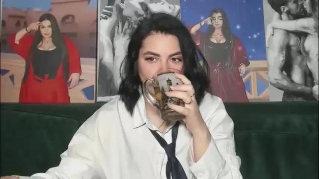 Image 7 of nikki_kardashian Stream on Chaturbate on 2 months ago